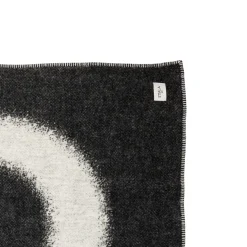 Hemtextilier*IITTALA Filt 130x180cm Ecru-svart