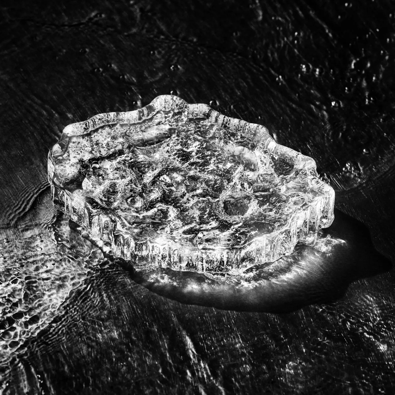 Serveringsbrickor Och Uppläggningsfat|Konstföremål*IITTALA Isflak konstverk 260x35mm Klar