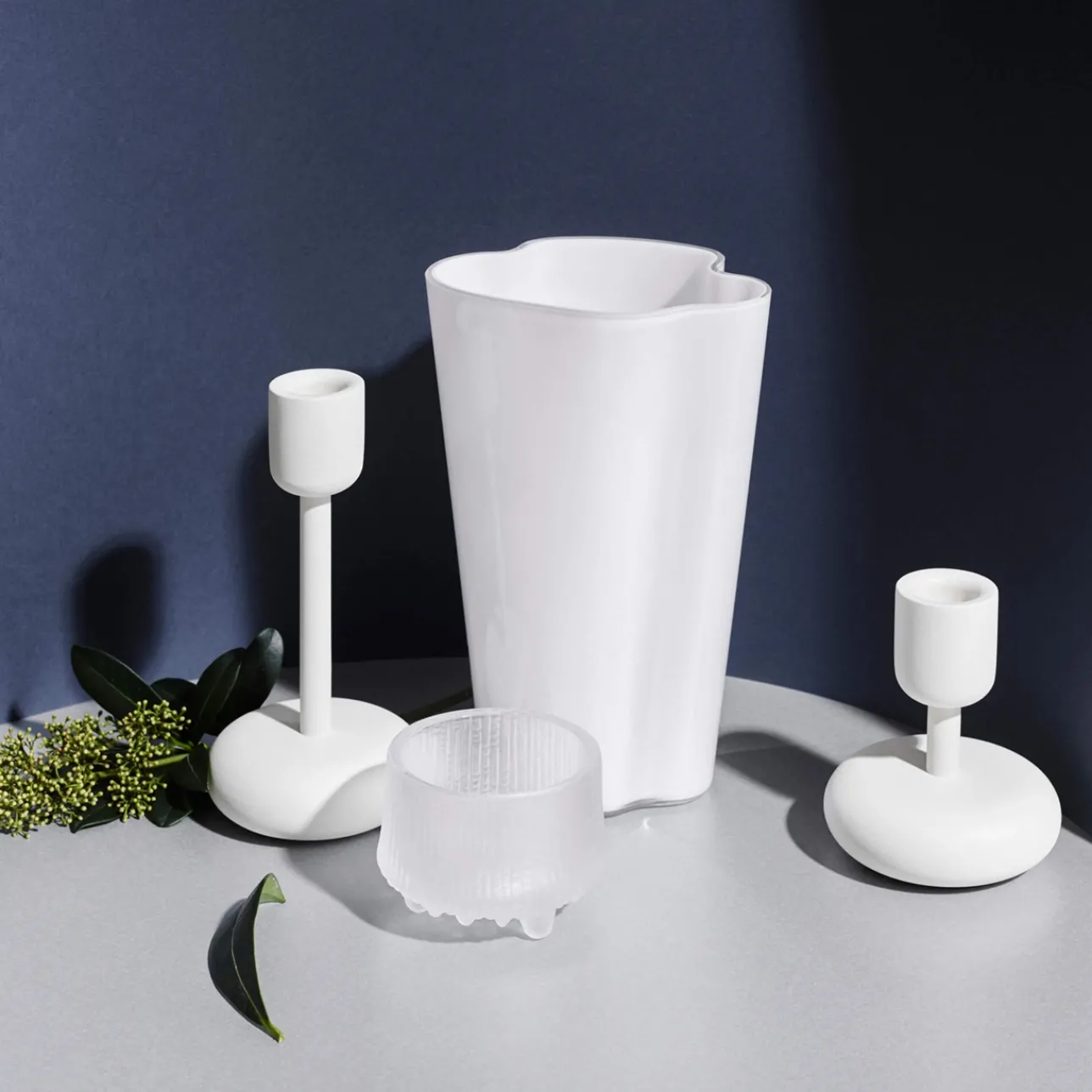 Ljusstakar*IITTALA Ljusstake vitbig and small