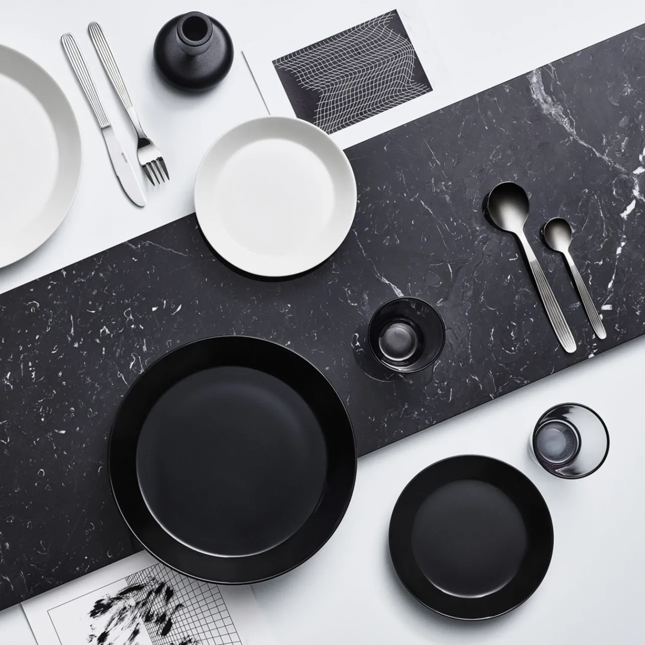 Tallrikar*IITTALA Tallrik 26cm Svart