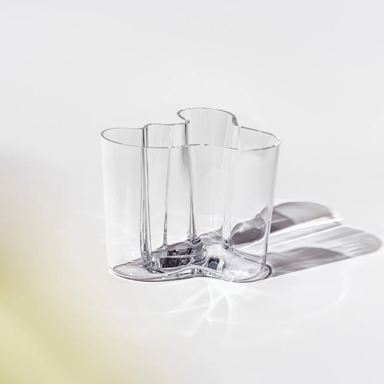 Alvar Aalto Collection|Vaser*IITTALA Vas 120mm opal Vit